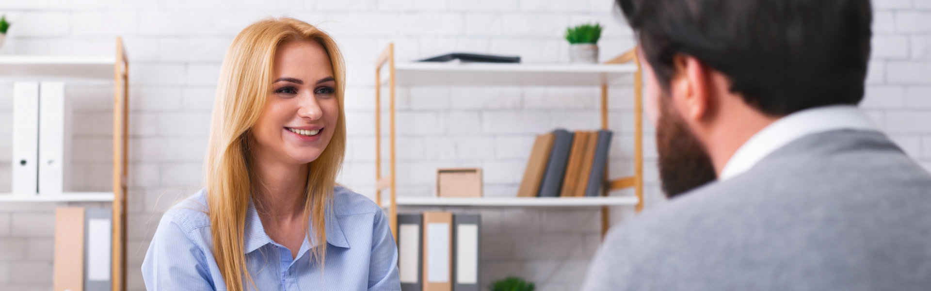 woman smiling to the man